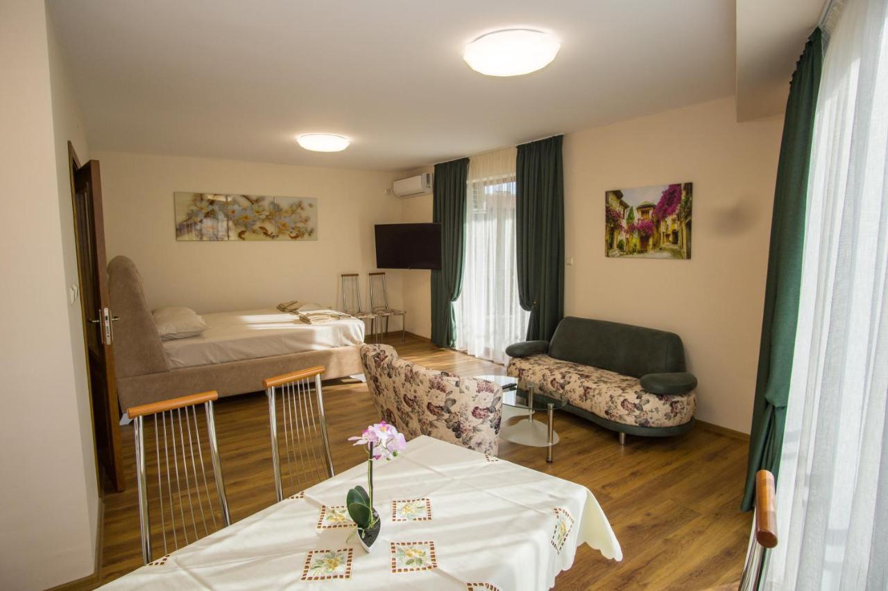 Guest Apartments Stela 사레보 외부 사진