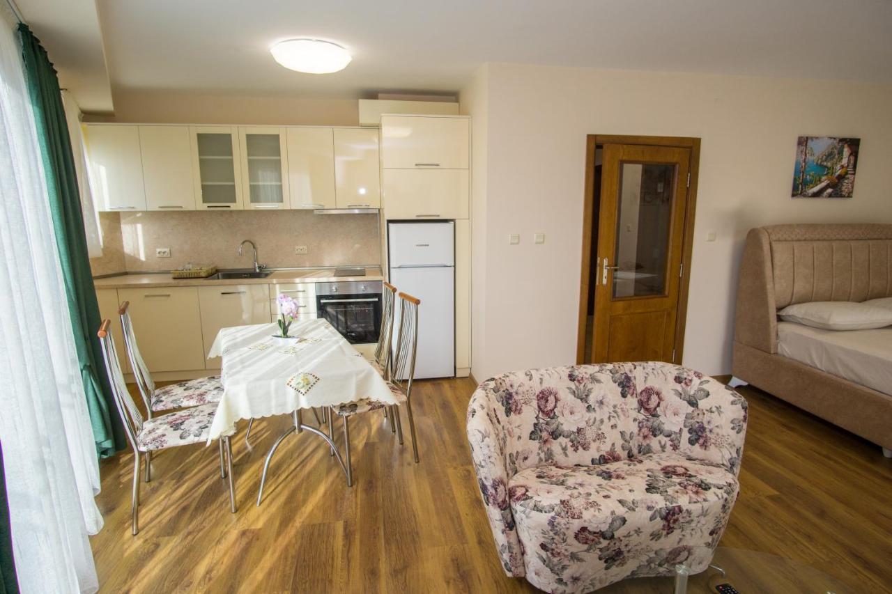 Guest Apartments Stela 사레보 외부 사진